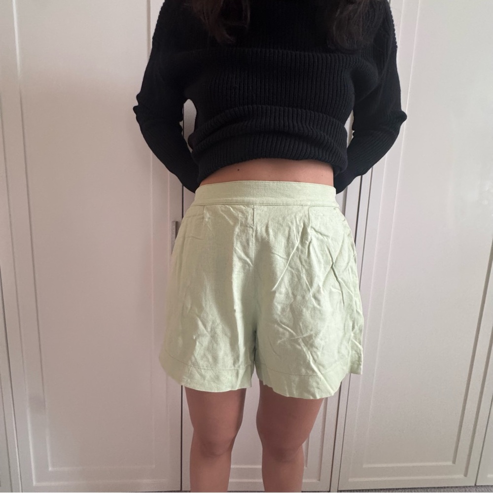 Abercrombie & Fitch Mint Green Women's linen Shorts in size medium